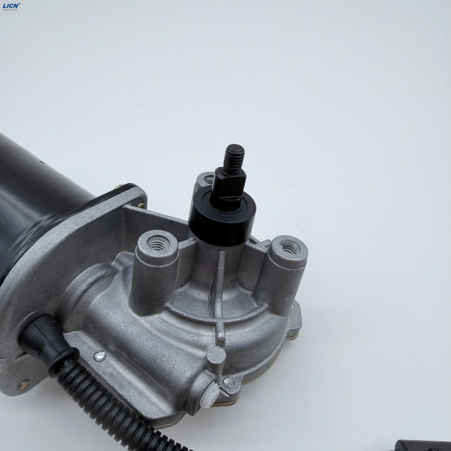 OE 84435827 High-Performance 12V Windshield Wiper Motor for CNH