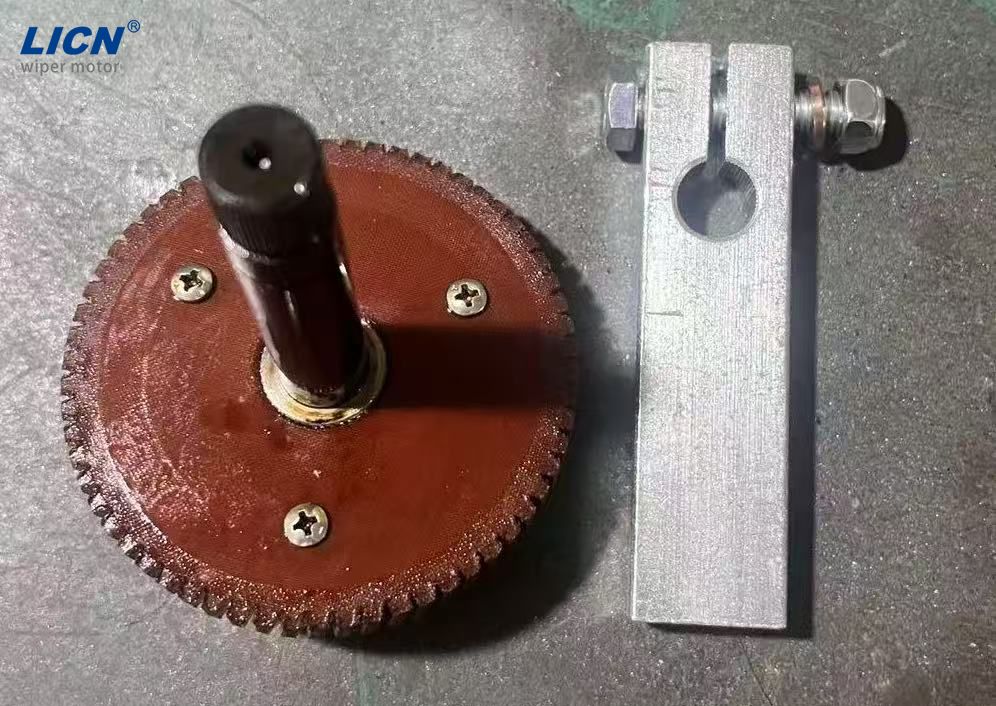 12V/24V 120W Universal Wiper Motor - 70/72mm Mount, 13.2/12.8mm Shaft